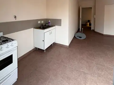Edificio en 2 plantas. Con locales y departamentos. EXCELENTE ZONA DE CAMPANA