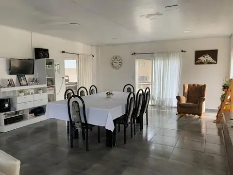 Venta casa 3 dorm jardin pileta quincho seguridad