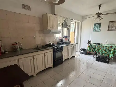 Depto Tipo Casa 10 ambientes con 4 baños