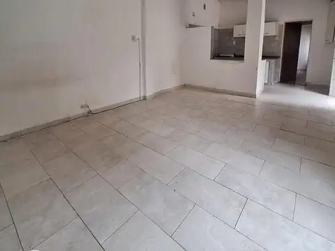 Venta | Casa de dos dormitorios con amplio lote - José Ingenieros 2700 - Funes