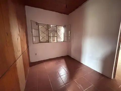 Casa 6 ambientes con 1 baño
