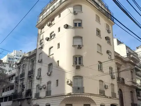 VENTA DE DEPARTAMENTO DE SEIS AMBIENTES  RECOLETA