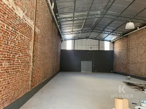 Alquiler Local - Galpón - Deposito con oficina.