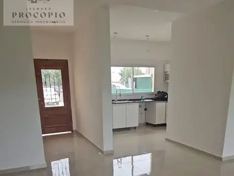 Casa 4 ambientes en venta en El Nacional Club De Campo - General Rodríguez