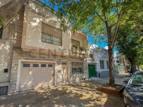 Casa en venta en Barrio Norte – Zona Premium | 4 dormitorios | Patio amplio | Apta Banco