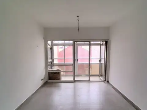 UBICACIÓN PRIVILEGIADA–RECICLADO A NUEVO–LUMINOSO–IDEAL VIVIENDA – USO PROFESIONAL- ALQ TEMPORARIO