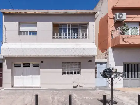 VENTA DE 2 CASAS EN  AMPLIO LOTE OPORTUNIDAD