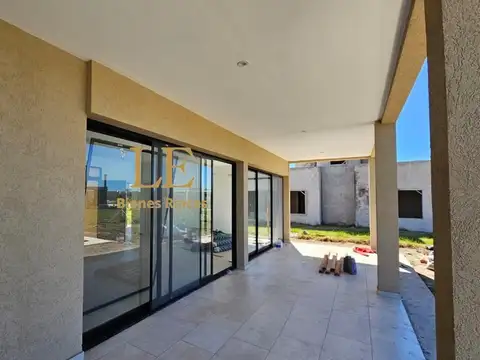 Casa en Alquiler en El Ensueño, USD 1.250