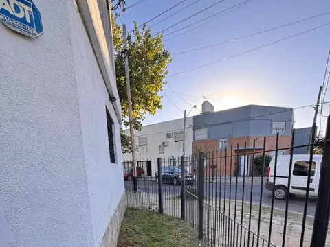 Depto Tipo Casa en Venta en Villa Elvira, USD 55.000