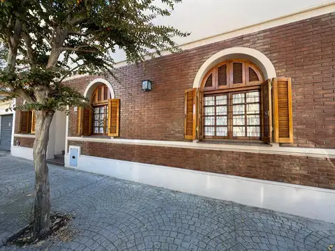 Depto Tipo Casa 5 ambientes con 2 baños