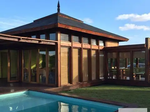 Terreno en Venta en Punta del Diablo, USD 450.000