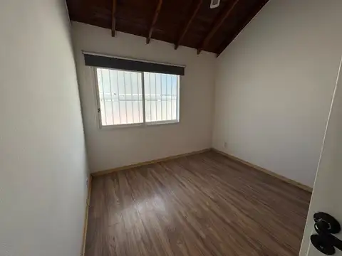 Depto Tipo Casa en Venta en Liniers, USD 95.000
