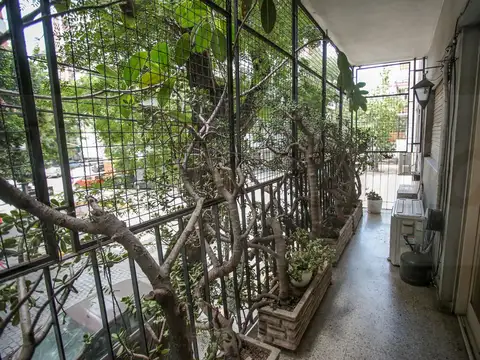 Departamento en Venta de 3 ambientes al Frente con Balcon en Colegiales