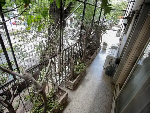 Departamento en Venta de 3 ambientes al Frente con Balcon en Colegiales