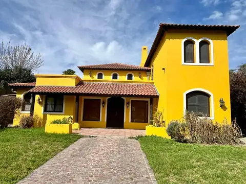 Casa en Alquiler de 3 dormitorios