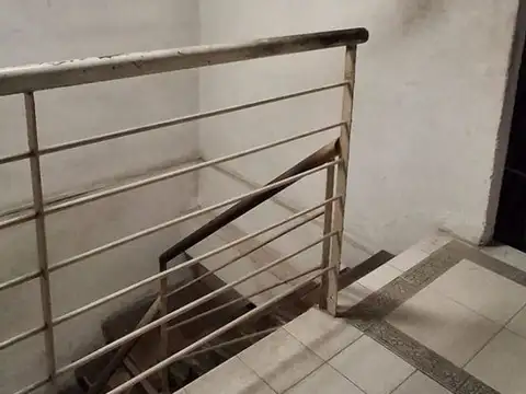 Amplia casa a refaccionar