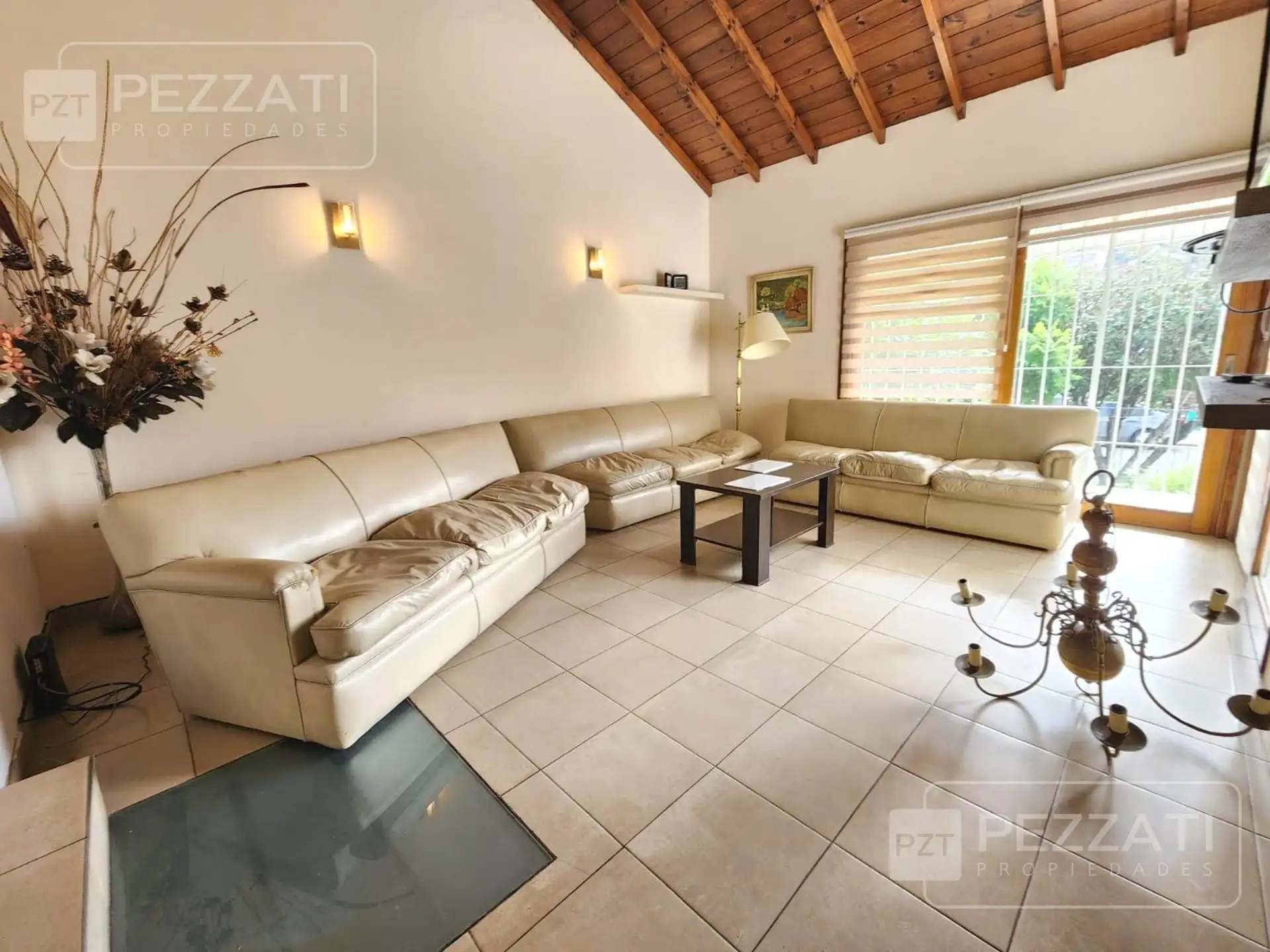 Chalet en venta en Stella Maris. 3 /4 dormitorios. Escritorio, Parque. Garage doble y trotadora