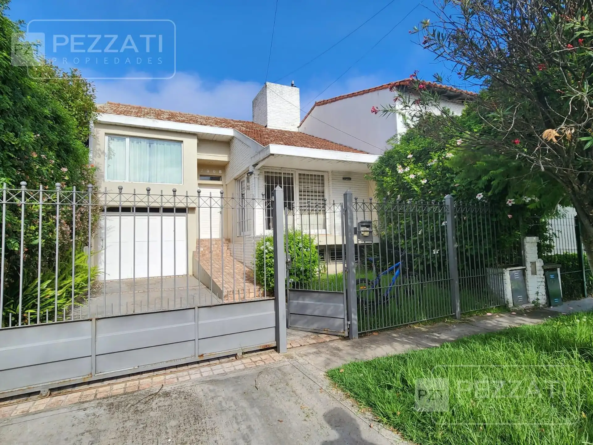 Chalet en venta en Stella Maris. 3 /4 dormitorios. Escritorio, Parque. Garage doble y trotadora
