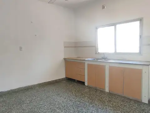 Casa 2 ambientes con 1 baño