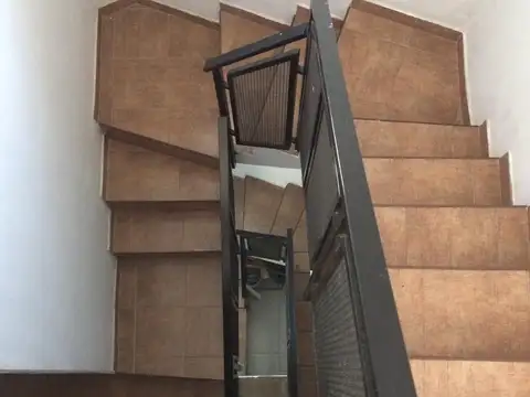 Depto Tipo Casa 4 ambientes con 2 baños