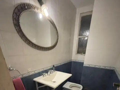 Departamento Avda. Entre Rios 1200  en excelente estado con patio y quincho con parrilla