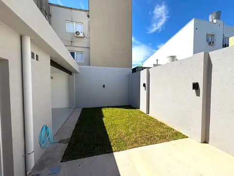 Casa a "ESTRENAR" en Regis Martinez 1900.