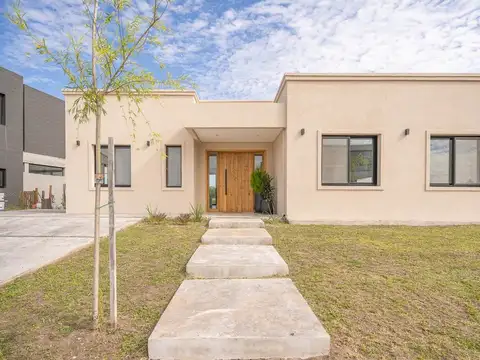 Casa en Venta en Villanueva, USD 418.000