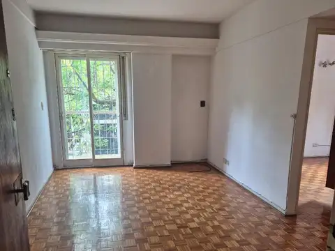 Venta  2 amb.con Balcon ,Muy buena distribución.