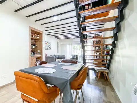 Casa 5 ambientes con 2 baños