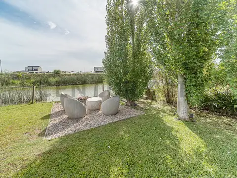 Casa en Venta en El Canton, USD 309.000