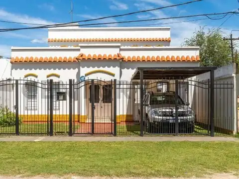 Casa 5 ambientes con 2 baños