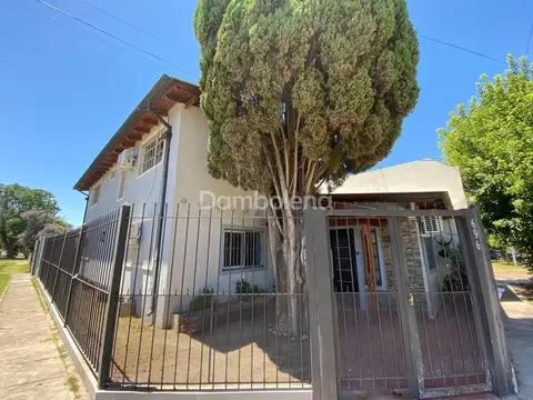 Casa Chalet  en Venta o permuta ubicado en Ituzaingó, G.B.A. Zona Oeste