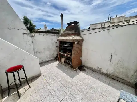 Venta PH 4 Amb c/patio y parrilla Mataderos