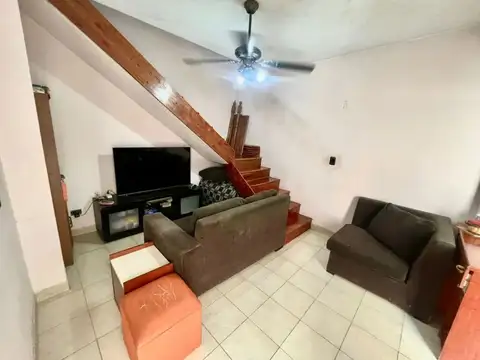 Depto Tipo Casa en Venta 64 años