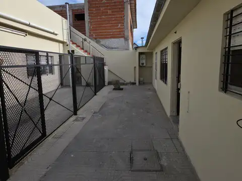 Depto Tipo Casa en Venta con 1 cocheras