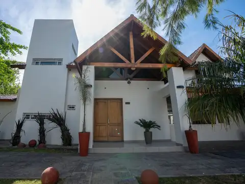 Casa en Venta en Manuel B Gonnet, USD 245.000