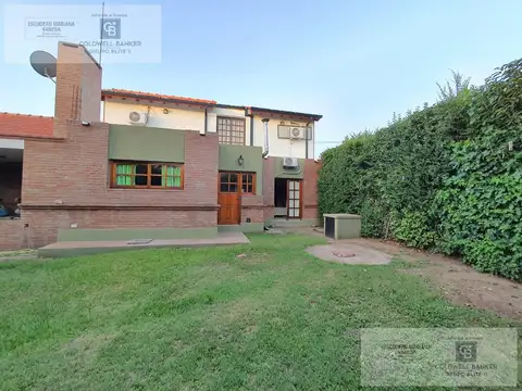 Casa en Venta con 3 cocheras