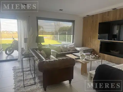 Casa en Alquiler en Villanueva, USD 2.800