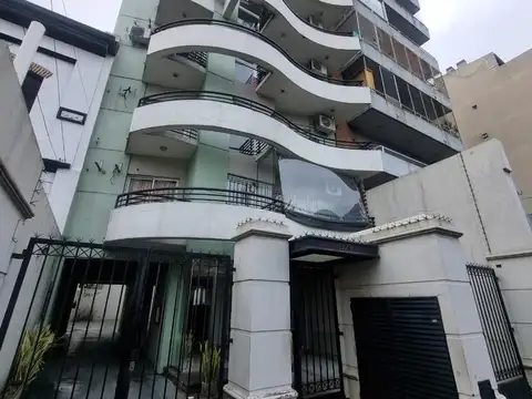 Venta departamento 3 ambientes en Lanús con cochera