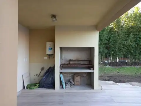 casa en barrio abierto en alquiler anual Escobar