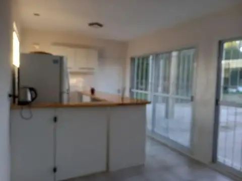 Casa en Alquiler con 2 cocheras