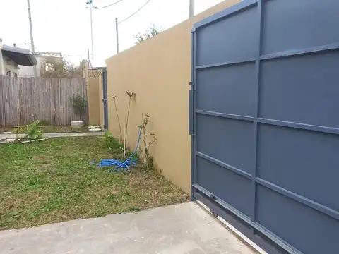 casa en barrio abierto en alquiler anual Escobar