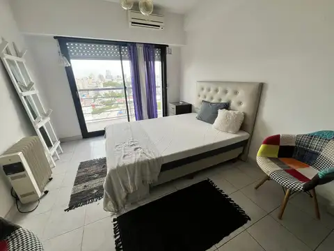 Hermoso departamento todo amoblado. Con balcón.