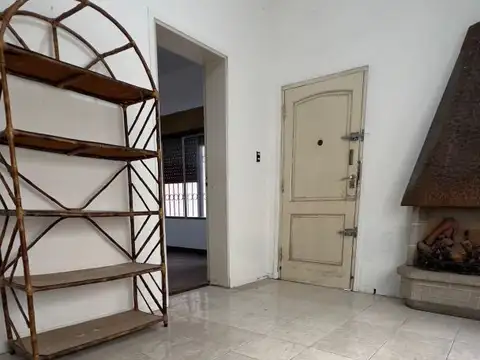 Casa de 4 amb con cochera y amplio fondo libre