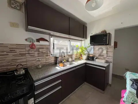 Casa 4 ambientes con 1 baño