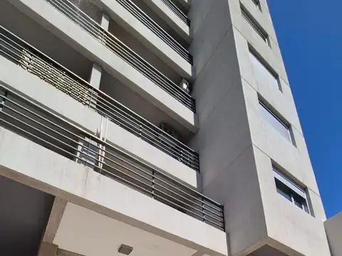 Departamento en alquiler c/ cochera en Centro