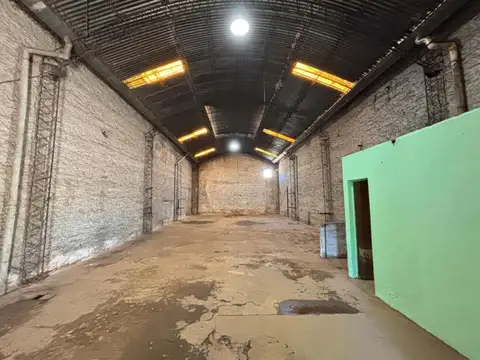 Galpón de 198 m2- En venta - Las Delicias