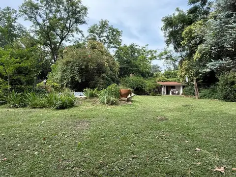 VENTA CASA QUINTA 2 AMBIENTES FCO.ALVAREZ C/PILETA