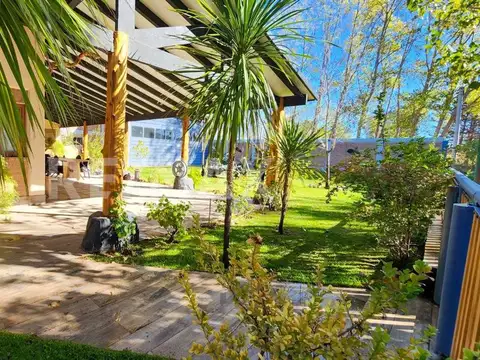 Casa en Venta con 4 cocheras