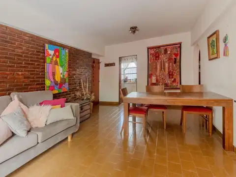 Departamento 3 ambientes con patio y balcon - Besares 2200